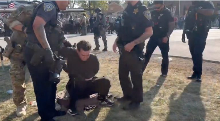 Chicago judge orders release of ICE detainees due to no warrants issued