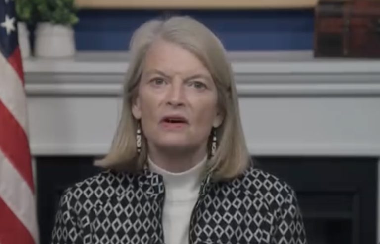 Murkowski inserts herself into immigration enforcement debate