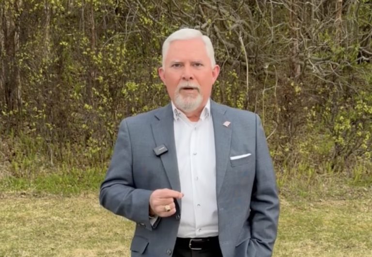 Adam Crum announces lieutenant governor running mate: US Army vet Bob Craig
